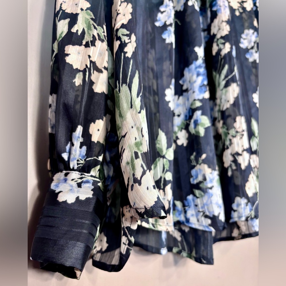 H&M Navy Floral Sheer Blouse - Picture 4 of 10